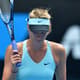 Maria Sharapova durante jogo contra Cibulkova (Foto: Paul Crock/AFP)