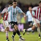 Pastore em ação pela Argentina em jogo contra o Paraguai (Foto: AFP/Juan Mabromato)