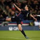 Ibrahimovic já marcou dez gols no Campeonato Francês (Foto: Franck Fife / AFP)