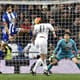 Bale cabeceia para marcar o segundo gol do Real