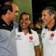 Ricardo Gomes conversa com Jorginho e Zinho (Foto: Paulo Fernandes/Vasco.com.br)