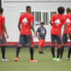 Hora de corrigir os erros! Muricy observa treino do Flamengo (Gilvan de Souza/Flamengo)