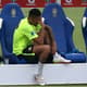 Neymar ficou no banco após o treino desta quarta-feira (Foto: Lucas Figueiredo/Mowa Press)