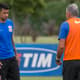 Lucca e Tite, durante treino do Corinthians, no CT Joaquim Grava (Foto: Daniel Augusto Jr)