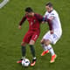 Cristiano Ronaldo e Sigurdsson - Portugal x Islândia