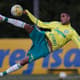 Rafael Marques arrisca voleio em treino do Palmeiras (FOTO: Cesar Greco/Palmeiras)