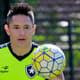 Após se recuperar de problemas físicos, argentino naturalizado chileno Gustavo Canales pode fazer sua estreia no Botafogo