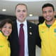 Rogério Sampaio com os judocas Sarah Menezes e Alex Pombo (Foto: Roberto Castro/ME)