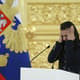 Atleta russa Yelena Isinbayeva se emociona em discurso na Rùssia
