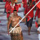 Pita Taufatofua - Porta-bandeira de Tonga na abertura