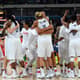 Americanas celebram o ouro no basquete feminino, com vitória sobre a Espanha