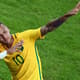 HOME - Brasil x Alemanha - Futebol Rio-2016 - Neymar faz raio de Bolt (Foto: AFP)