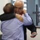 Marco Aurélio Cunha abraça o presidente Leco&nbsp;