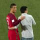 No jogo de Portugal contra Ilhas Faroé, um torcedor entrou em campo