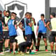 Treino no Botafogo, em General Severiano - Jogadores reunidos