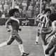 A 10 dias de completar 16 anos, Maradona fez sua estreia profissional pelo Argentinos Juniors