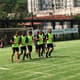 Base do Botafogo treina com elenco profissional em General Severiano