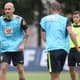 Fábio Santos em treino da Seleção Brasileira (Foto: Pedro Martins/MoWa Press)
