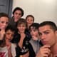 Filho de Cristiano Ronaldo e seus amigos imitam comemoração do jogador