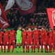 Liverpool fazendo um minuto de silêncio pela Chapecoense - Liverpool x Leeds