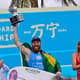 Phil Rajzman é bicampeão mundial de Longboard na China