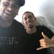 Neymar visita Gabriel Jesus em hospital em Barcelona