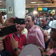 Rogério Ceni foi recebido com festa no aeroporto