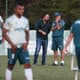 Cuca e Alexandre Mattos conversam durante treino - Foto: Cesar Greco/Palmeiras
