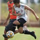 Everton Ribeiro em ação pelo Corinthians