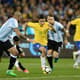 Brasil x Argentina, Coutinho avança ante a marcação de Mercado