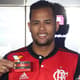 Fim da novela! O Flamengo anunciou e apresentou seu novo reforço: Geuvânio. O atacante esteve nesta quarta-feira no Ninho do Urubu e conheceu as instalações do clube.