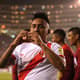 Cueva marcou golaço pelo Peru na última quinta