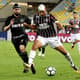 Richarlison briga pela bola contra o Botafogo. Confira imagens do atacante ainda com a camisa do Fluminense na galeria