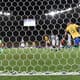A Seleção Brasileira teve uma atuação de gala contra a Argentina no Mineirão e triunfou por 3 a 0. Philippe Coutinho, Neymar e Paulinho anotaram os gols