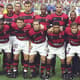 A conquista do tricampeonato carioca pelo Flamengo em 2001, com o gol de Petkovic aos 43 do segundo tempo, entrou para a história do futebol do Rio como uma das finais mais emocionantes dos últimos tempos. Daquele time, Júlio César e Juan voltam a jogar juntos este ano. Veja o destino dos outros jogadores que estiveram no elenco rubro-negro de 2001