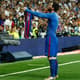 Em abril do ano passado, após marcar o gol da vitória no último minuto e calar o Santiago Bernabéu, Messi tirou a camisa e mostrou para torcida madrilenha
