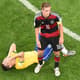 O último duelo porém foi de triste lembrança. Nas semifinais da Copa de 2014, no Mineirão lotado, a Alemanha massacrou por 7 a 1, em um verdadeiro apagão do time canarinho