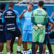 O elenco do Grêmio voltou a treinar após 10 dias de pausa