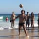 Após a disputa da Copa do Mundo, Marcelo aproveita seus dias de férias no Rio de Janeiro. Inclusive, nesta sexta-feira ele foi visto na praia de Ipanema brincando em uma roda de altinha, tradicional recreação nas areias da Cidade Maravilhosa.