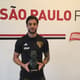 Hudson recebe o Troféu Osmar Santos de 2018