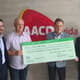 Após determinação de presidente do STJD, Felipão entregou cheque de doação na AACD