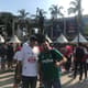 Torcedores de Palmeiras e Santos na torcida pelo Paraguai no Maracanã