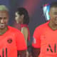 Neymar e Mbappé na apresentação do novo uniforme do PSG