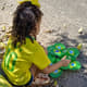 Criança com a camisa da Seleção Brasileira