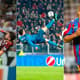 Arrascaeta, Cristiano Ronaldo e Ronaldinho (e mais): veja outros casos de estrelas que foram aplaudidas por torcedores rivais a seguir.