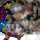 Estreia oficial de Ronaldinho pelo Barcelona no Camp Nou