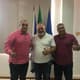 Prefeito Marcelinho Carlos, Mestre Fernandes e sub-secretário de esportes Aldemir Jóia (Foto: Reprodução)