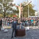 Zlatan Ibrahimovic - O jogador sueco, atualmente defendendo o Los Angeles Galaxy, ganhou uma estátua em Malmö, sua cidade natal, na Suécia. A obra, que mede 3,80m, foi inaugurada nesta última terça-feira.&nbsp;