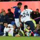 Everton x Tottenham - Son quebra a perna de André Gomes