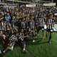 Botafogo celebra com torcedores em Recife